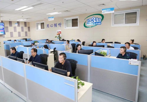省人社厅业务专家走进12333电话咨询服务中心