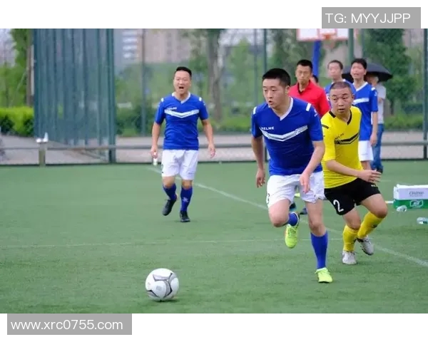 国外足球巨星赛场风云与拼搏精神展现 国外足球巨星赛场风云与拼搏精神展现