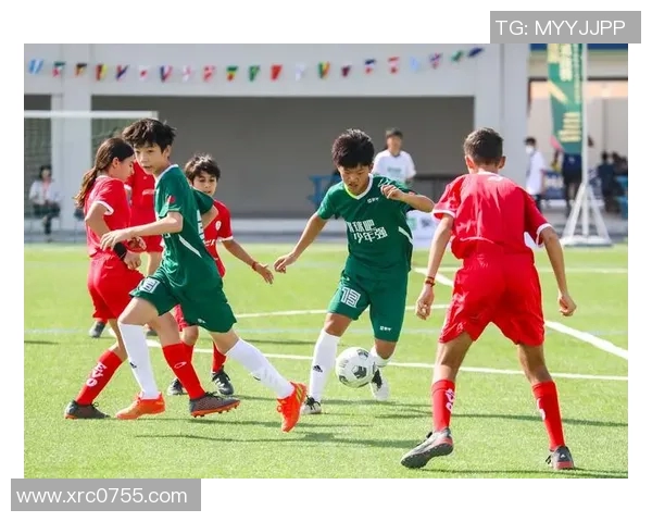 足球巨星拼搏展现永不言弃精神激励新时代青少年奋勇向前 足球巨星拼搏展现永不言弃精神激励新时代青少年奋勇向前