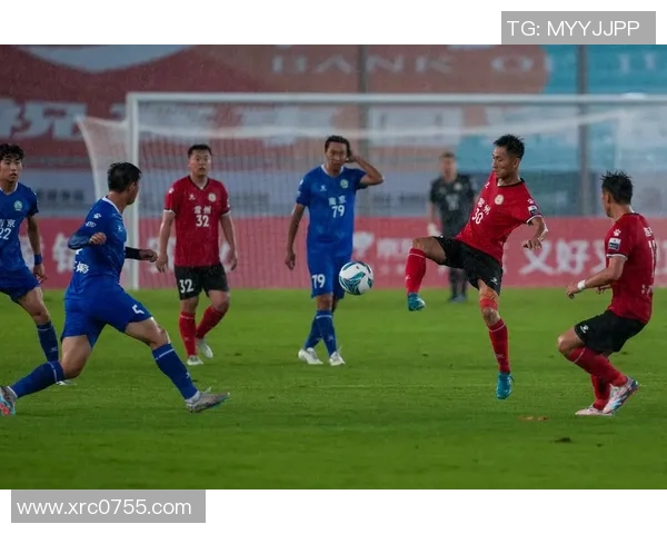 足球球星受伤背后的故事与挑战如何影响他们的职业生涯与未来发展 足球球星受伤背后的故事与挑战如何影响他们的职业生涯与未来发展